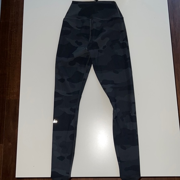 Alo Vaper High Waist Leggings - black camouflage - Picture 3 of 6